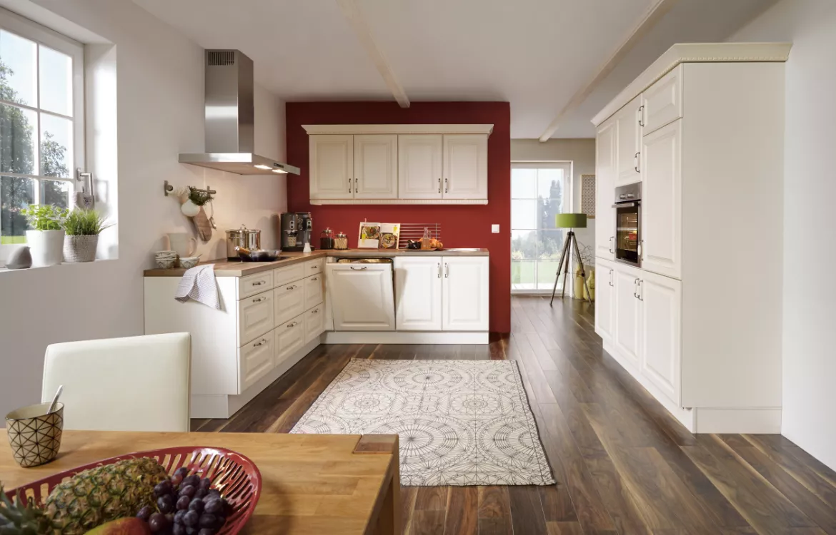 Landhausküche mit einladender Atmosphäre