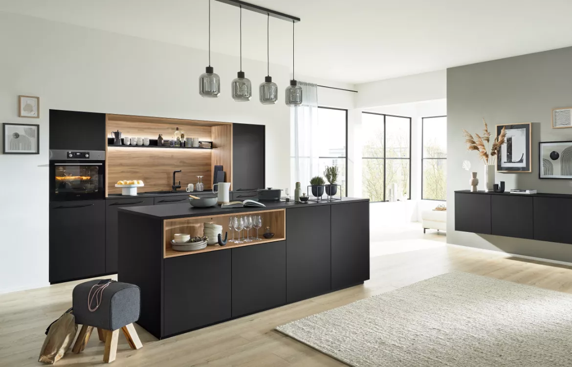 Interliving-Küche schwarz softmatt