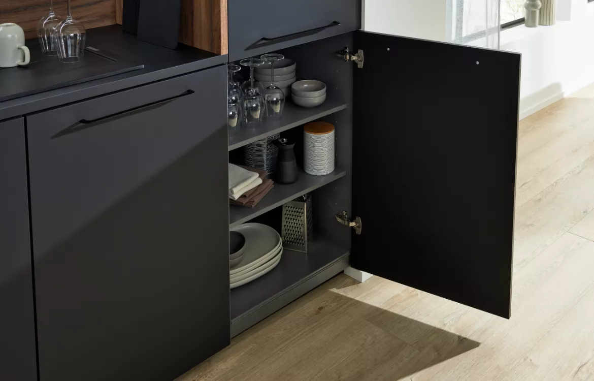 Interliving-Küche schwarz softmatt